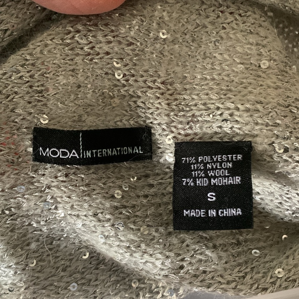 Moda silver sequined sweater wrap - Picture 10 of 10